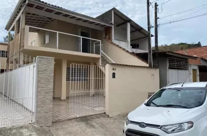 Casa com 4 dormitórios à venda, 4 vagas de Garagem, com 156M² por R$ 350.000,00 - Rio do Ouro - Caraguatatuba/SP